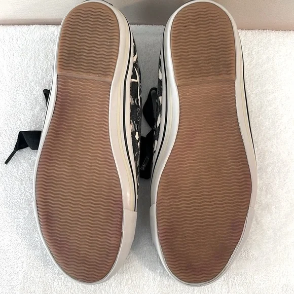 Brighton Black & Cream "Sketch" Floral Lace Sneakers with Patent Leather EUC - Picture 7 of 10